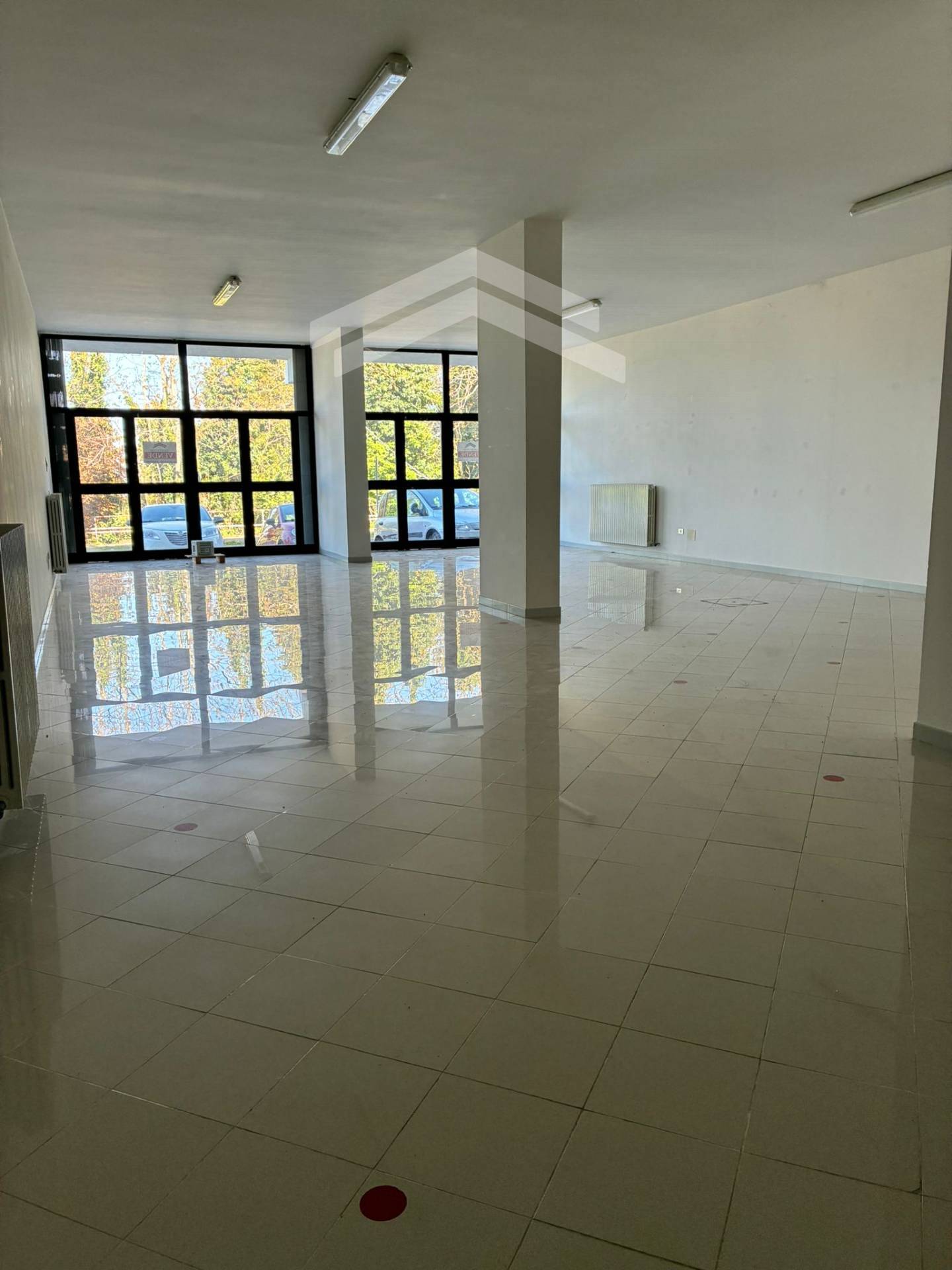 Locale commerciale in vendita a Campobasso, Vazzieri