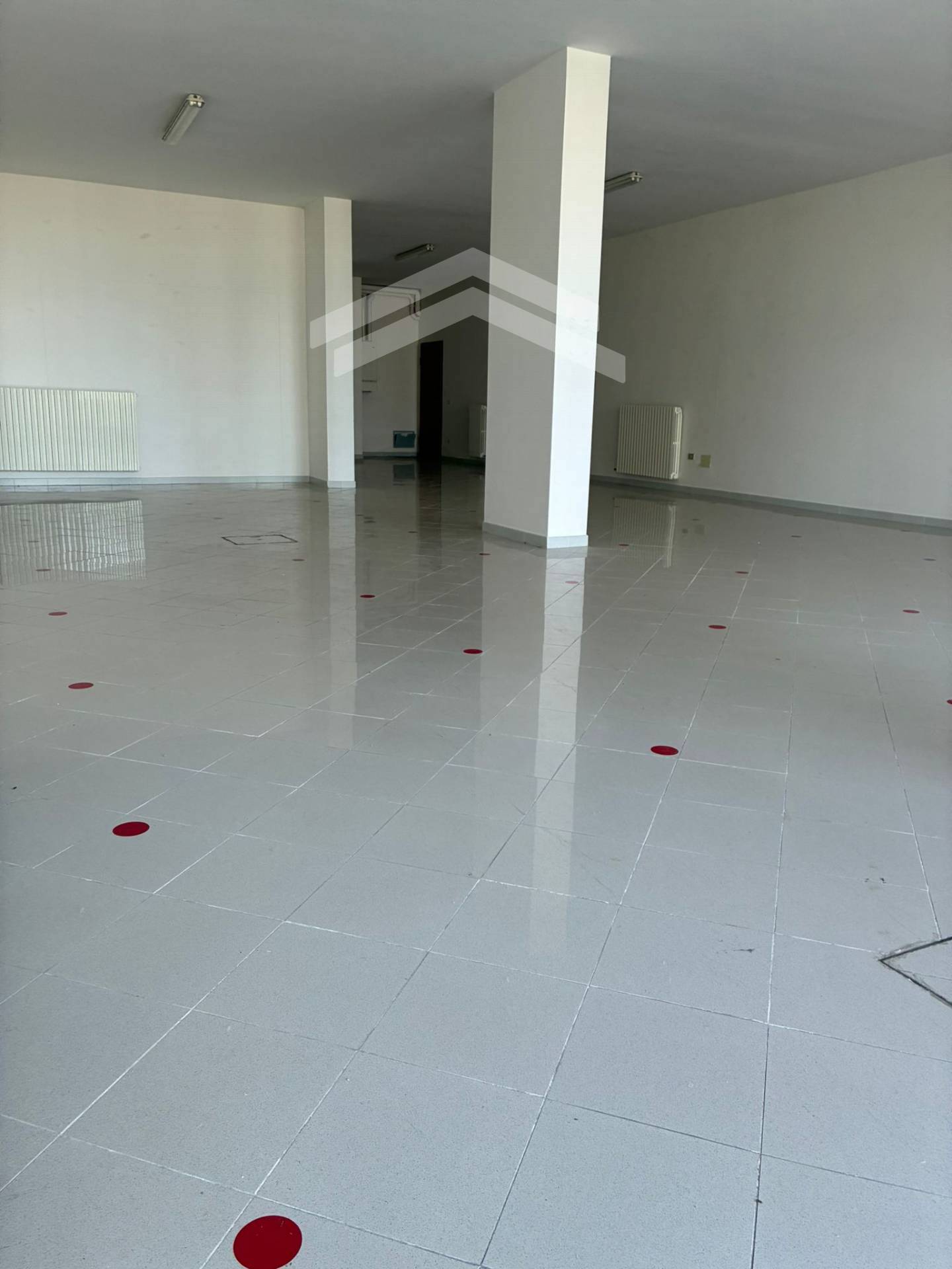 Locale commerciale in vendita a Campobasso, Vazzieri