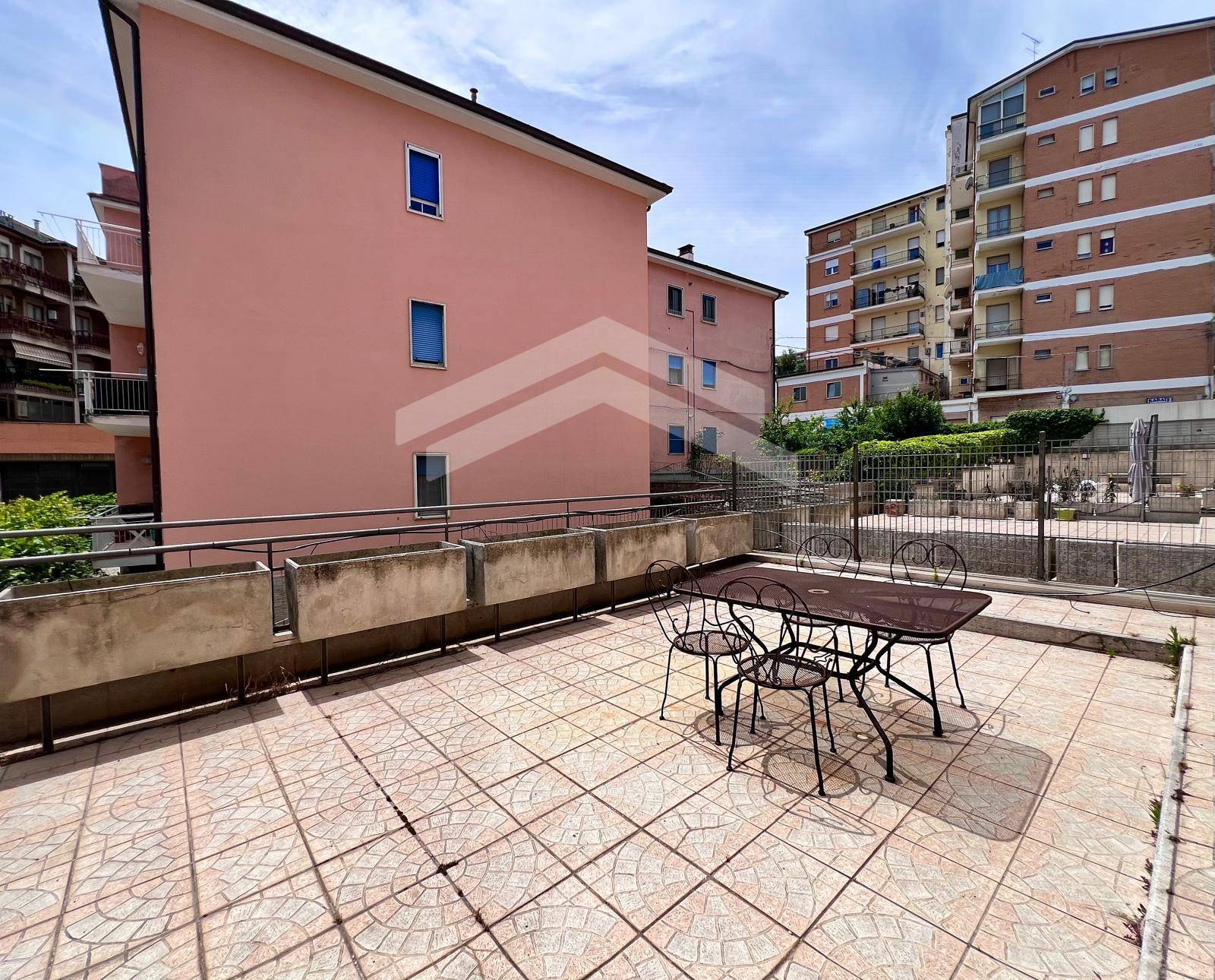 Appartamento in affitto a Campobasso, Centro