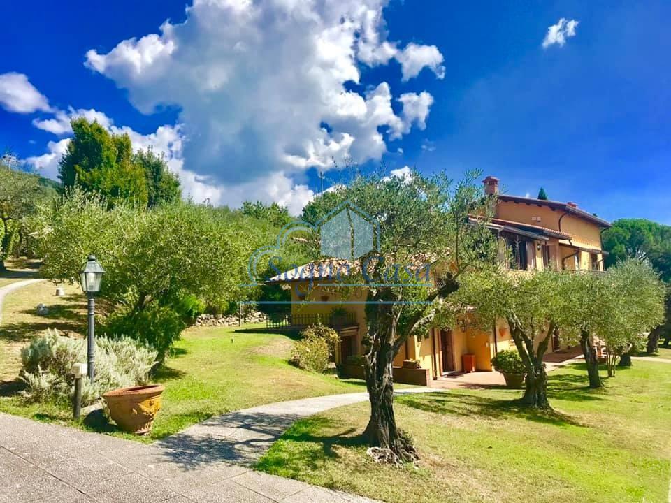 Villa con giardino a Castelnuovo Magra