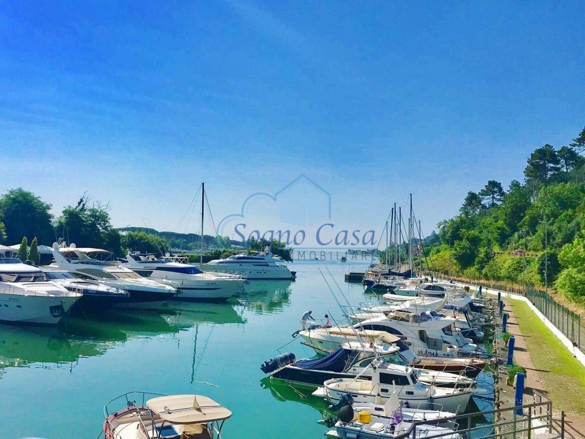 Villa con giardino, Ameglia bocca di magra