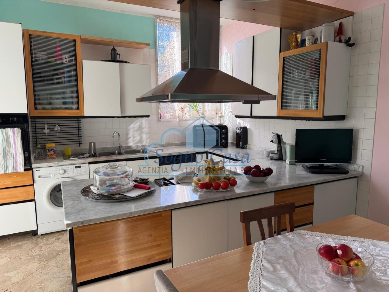 Stabile/Palazzo in vendita a Carrara