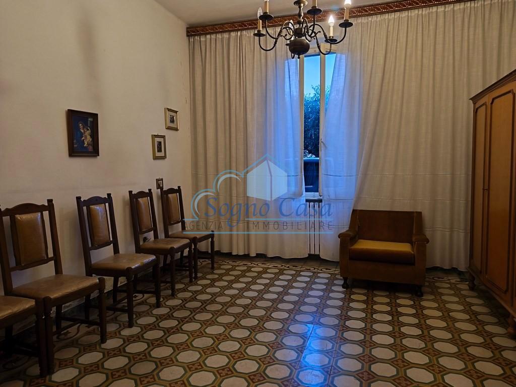 Casa indipendente con giardino, Ortonovo isola