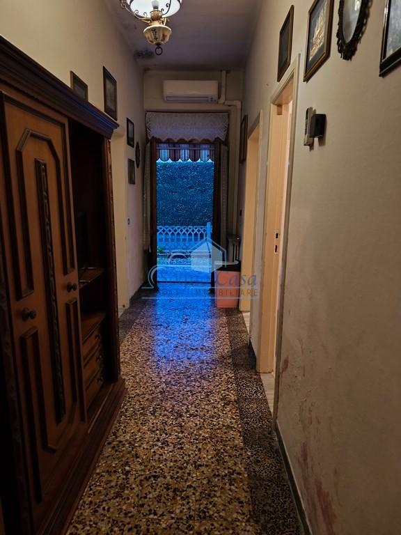 Casa indipendente con giardino, Ortonovo isola