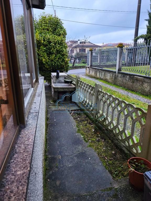 Casa indipendente con giardino, Ortonovo isola