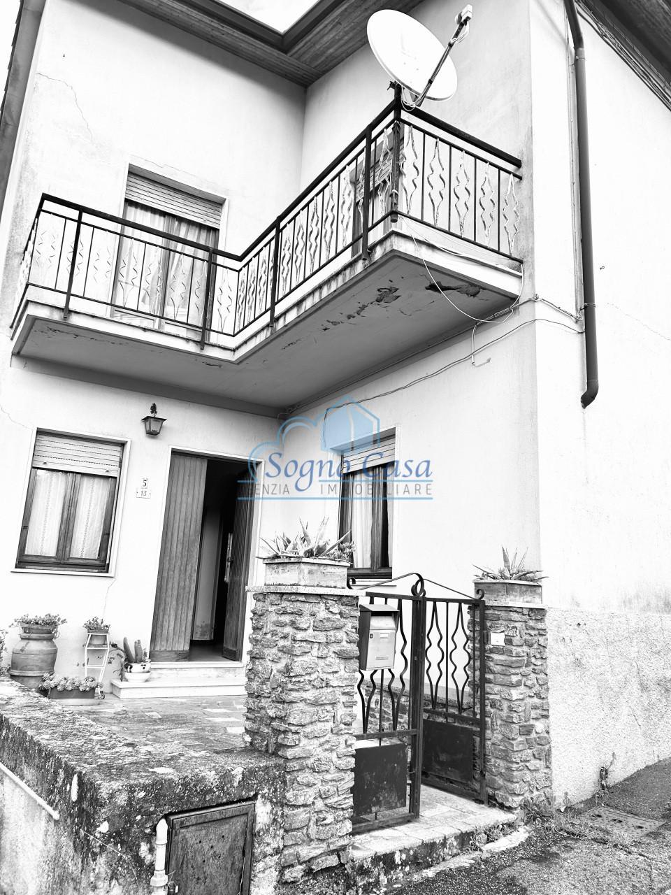 Villa con giardino, Ortonovo casano