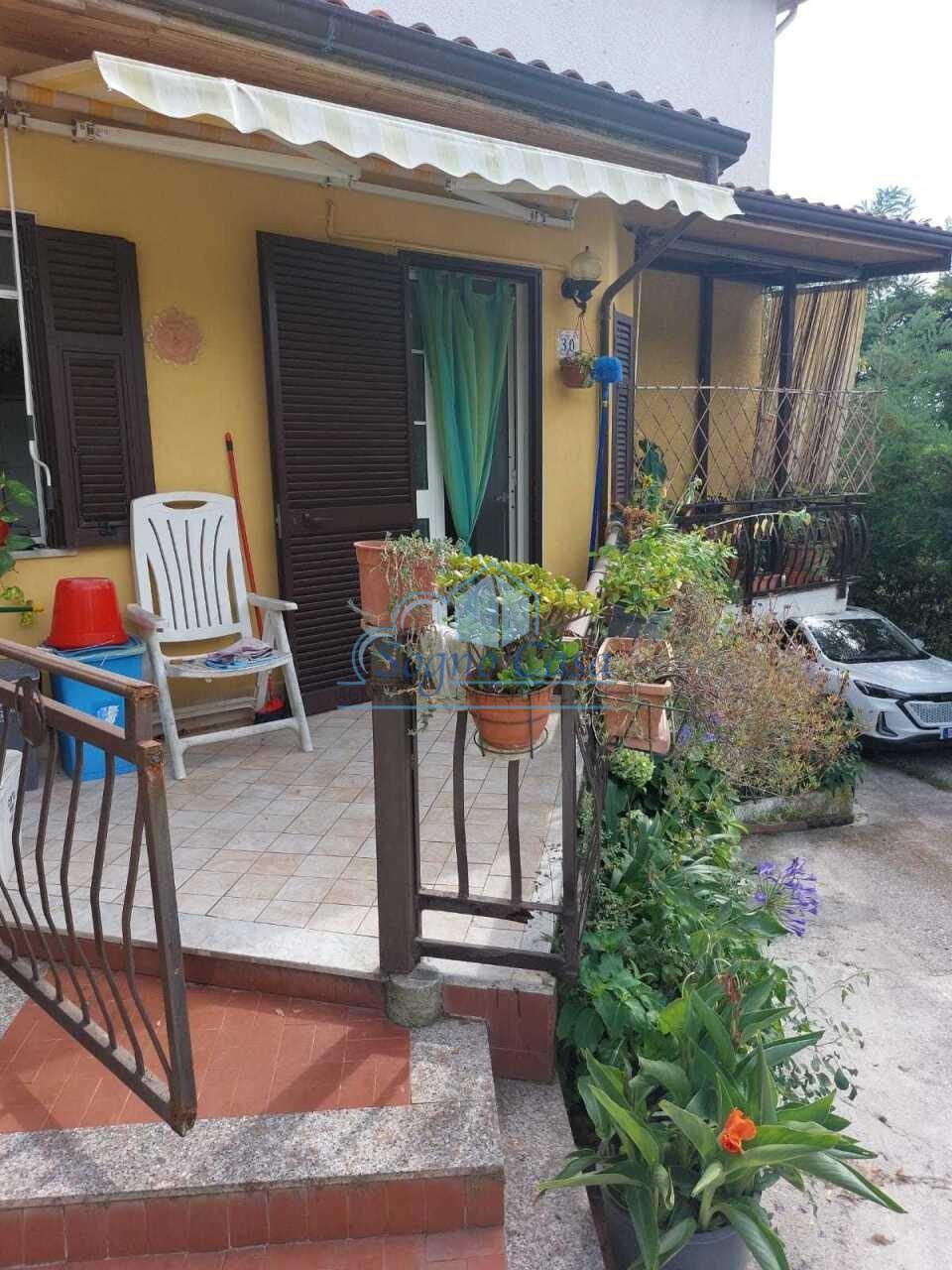 Casa indipendente con terrazzo, Ortonovo nicola