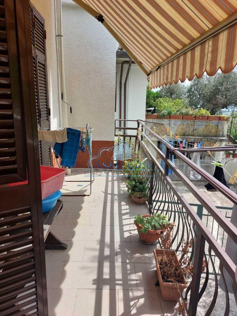 Casa indipendente con terrazzo, Ortonovo nicola