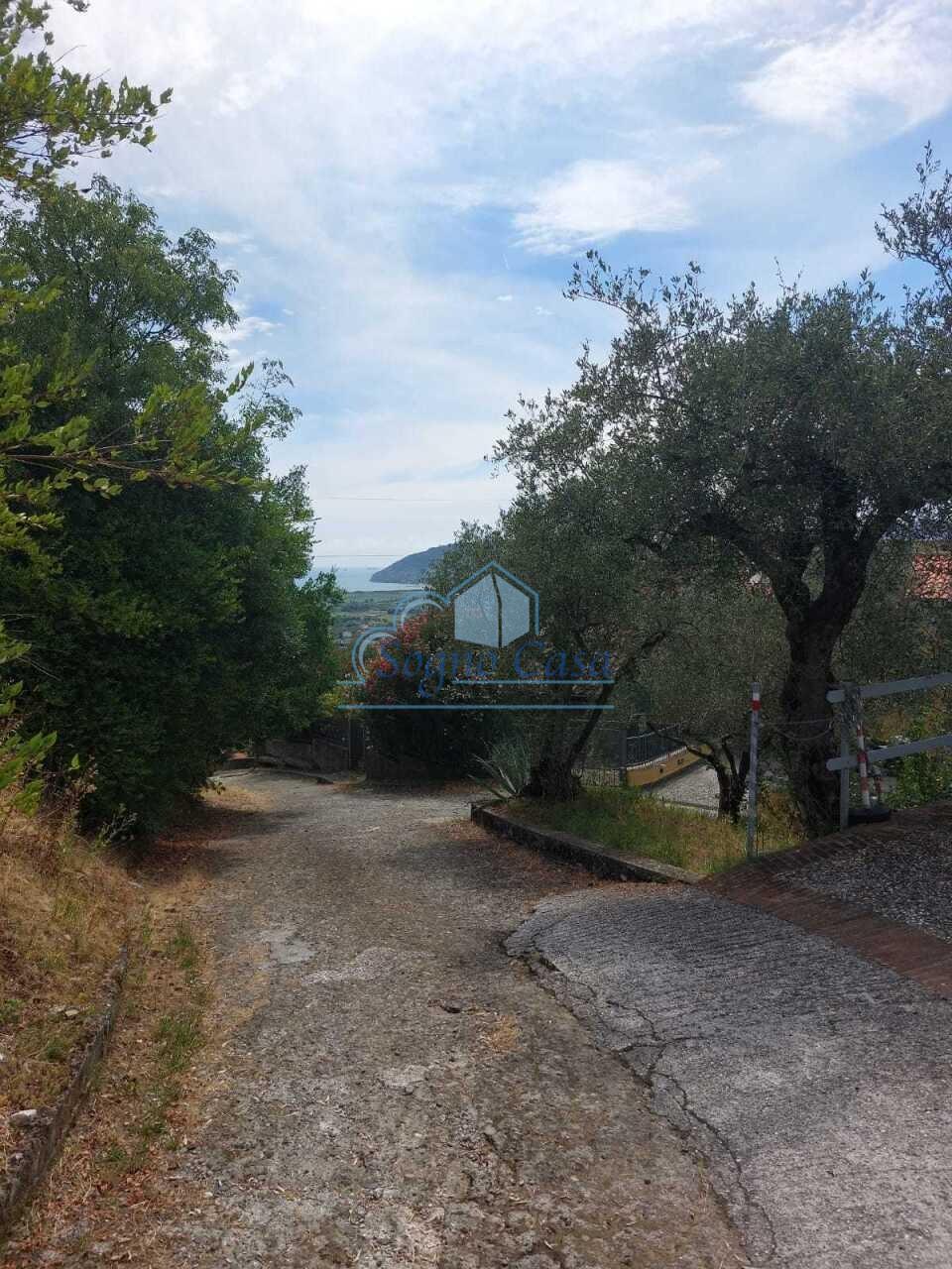 Casa indipendente con terrazzo, Ortonovo nicola