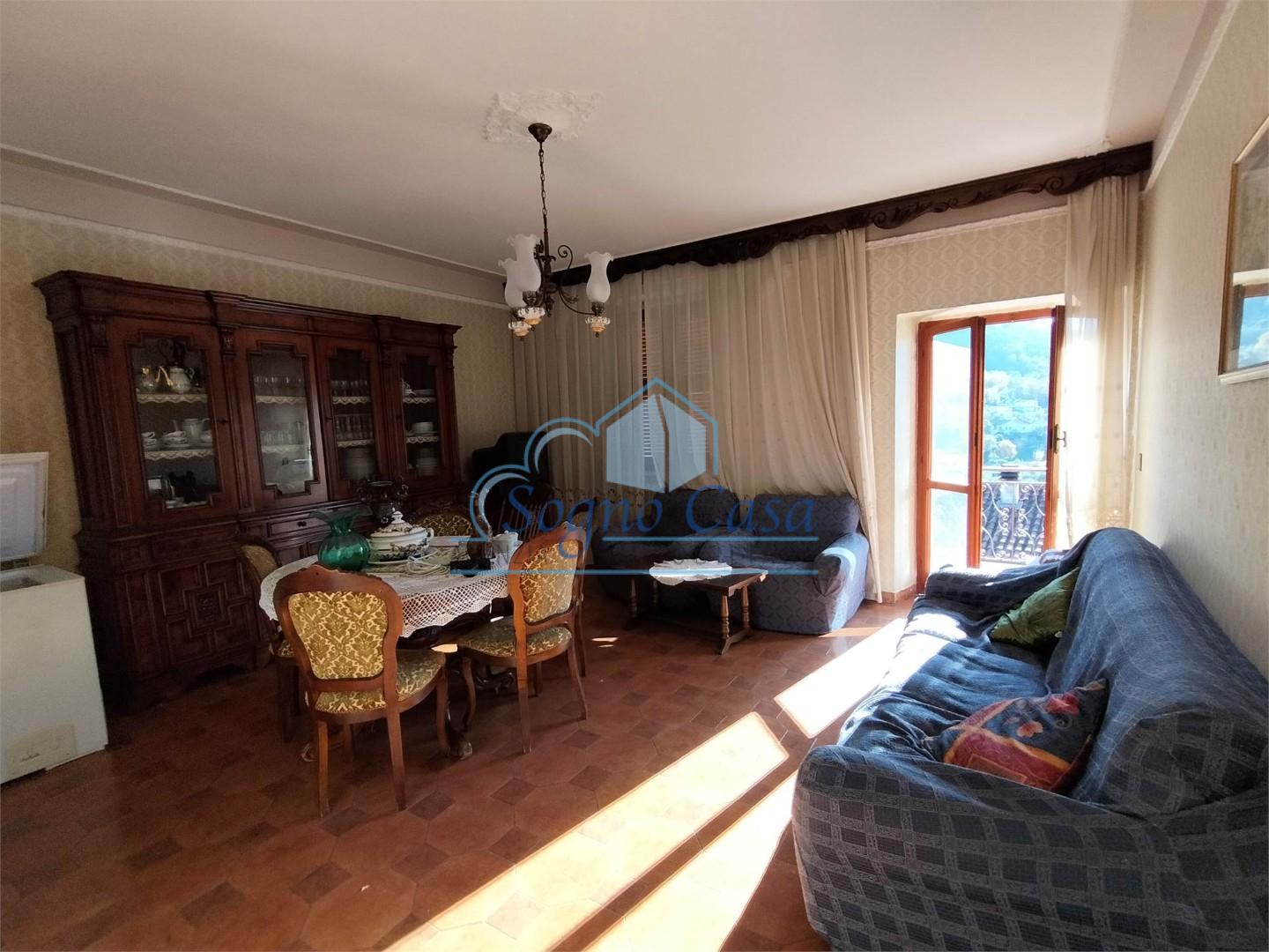 Casa indipendente con giardino, Ortonovo casano