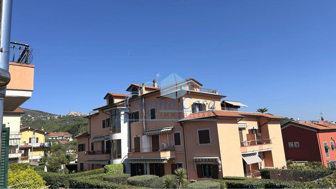 Appartamento con terrazzi a Santo Stefano di Magra