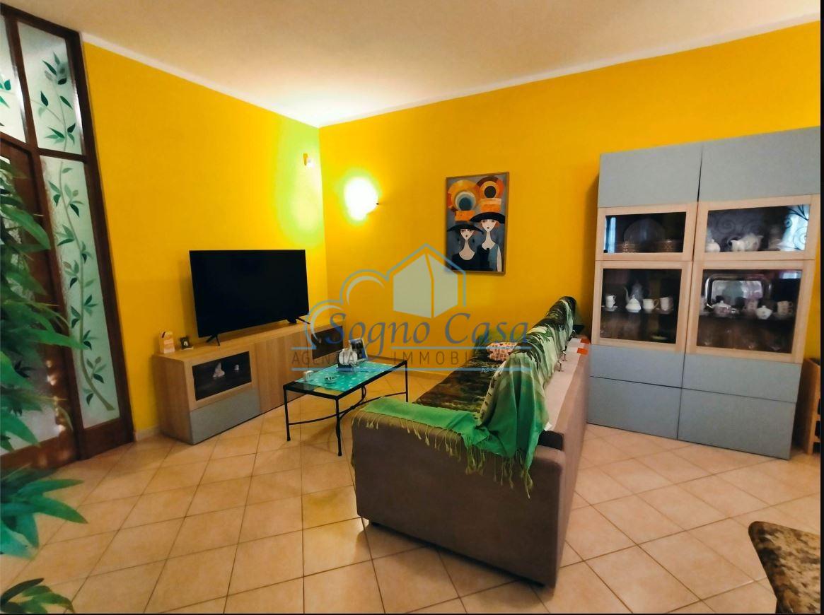 Villa Bifamiliare con giardino, Carrara fossone