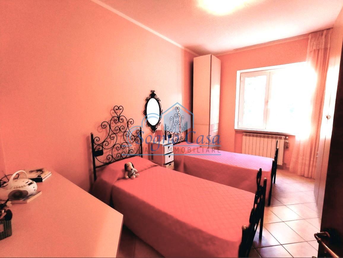Villa Bifamiliare con giardino, Carrara fossone