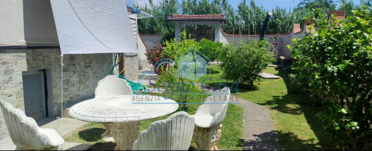 Casa indipendente in vendita a Ortonovo