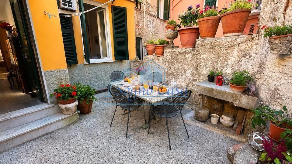 Quadrilocale con giardino a Lerici