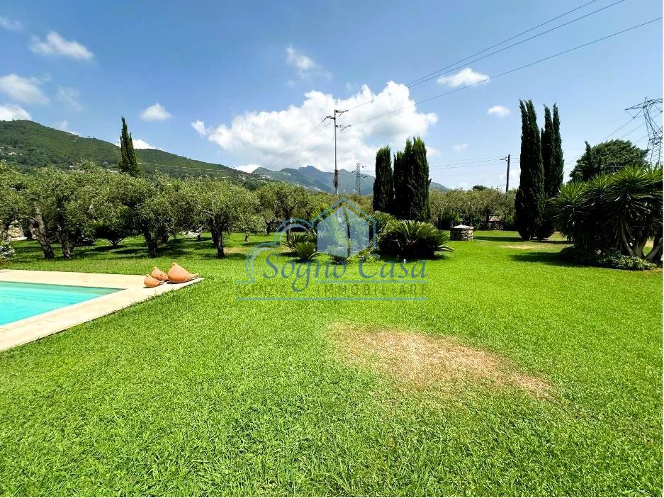 Villa in vendita a Pietrasanta