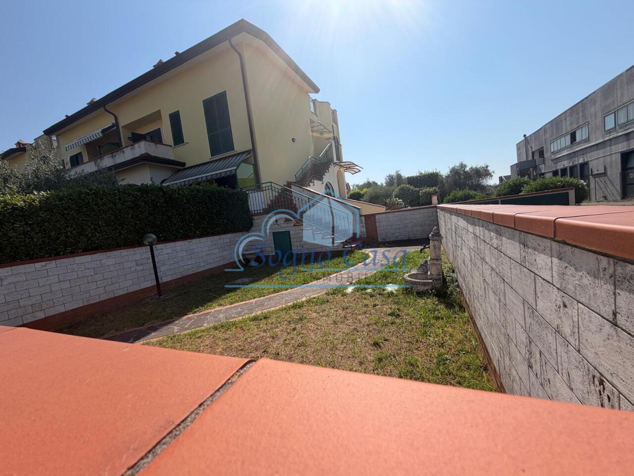 Casa indipendente con giardino a Ortonovo