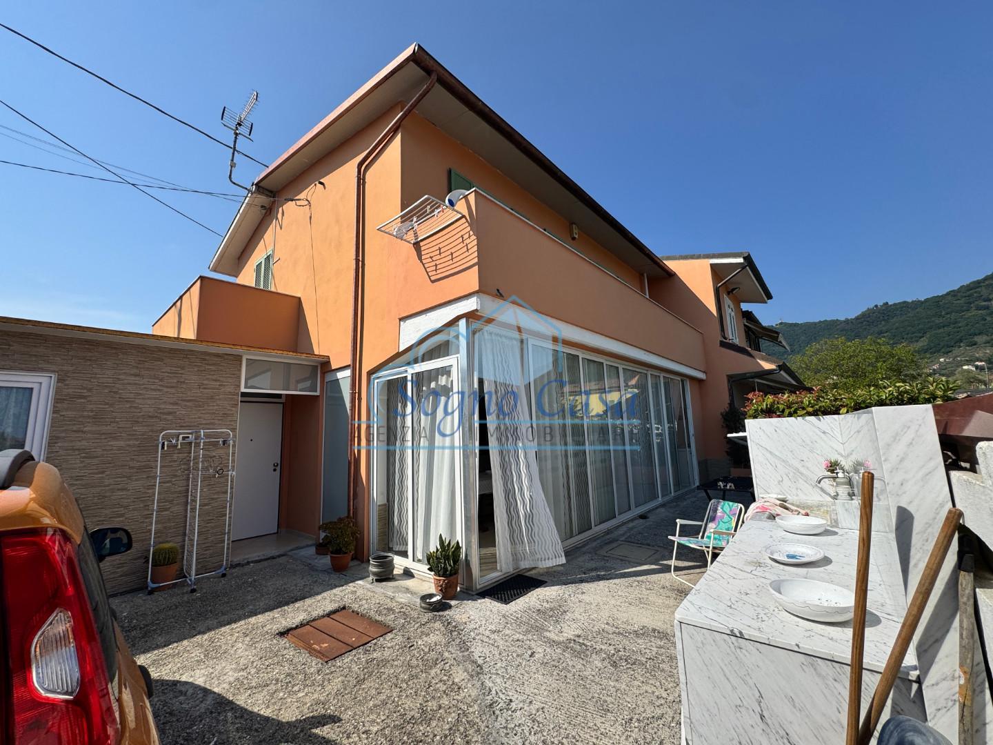 Casa indipendente con giardino, Carrara fossone