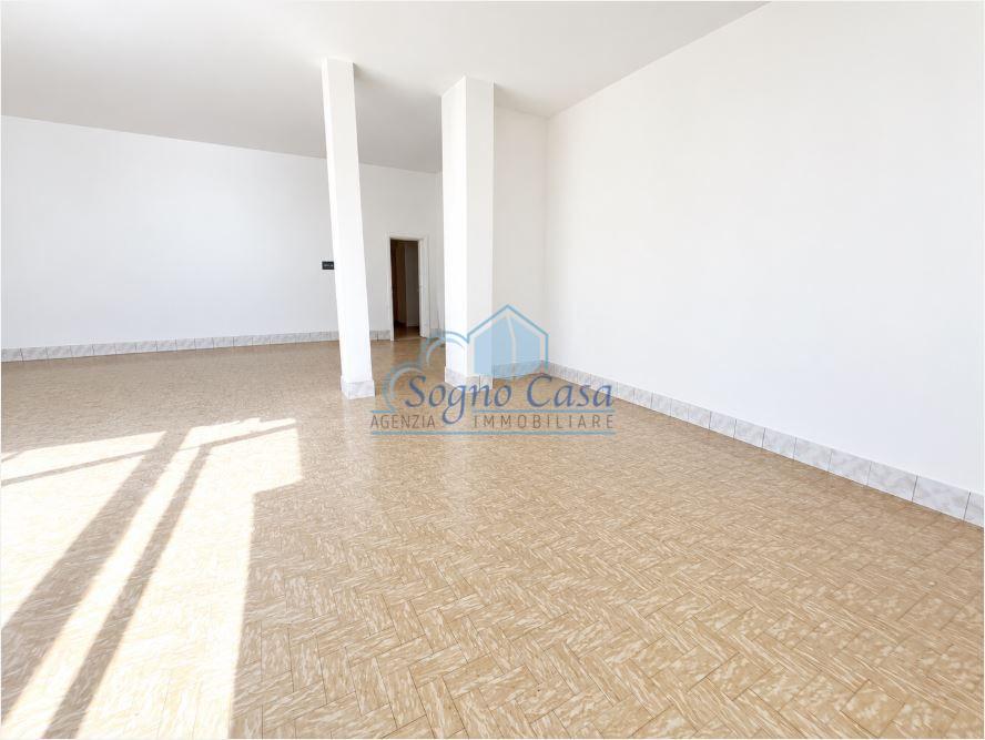 Locale commerciale in affitto, Ortonovo luni mare
