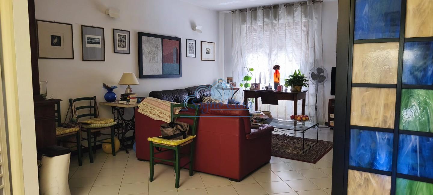 Villa con giardino, Ortonovo dogana