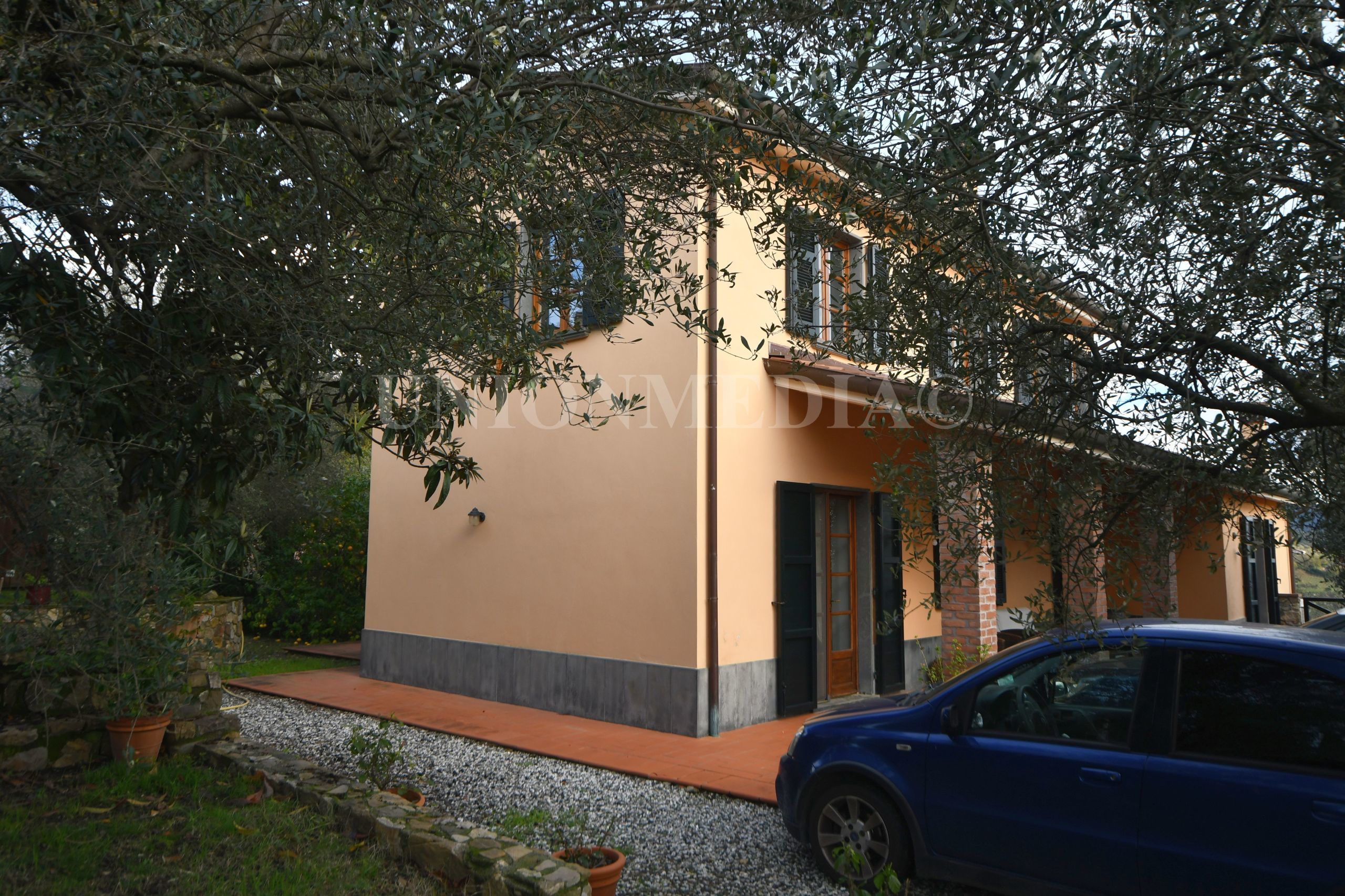 Villa con giardino in via caniparola, Fosdinovo