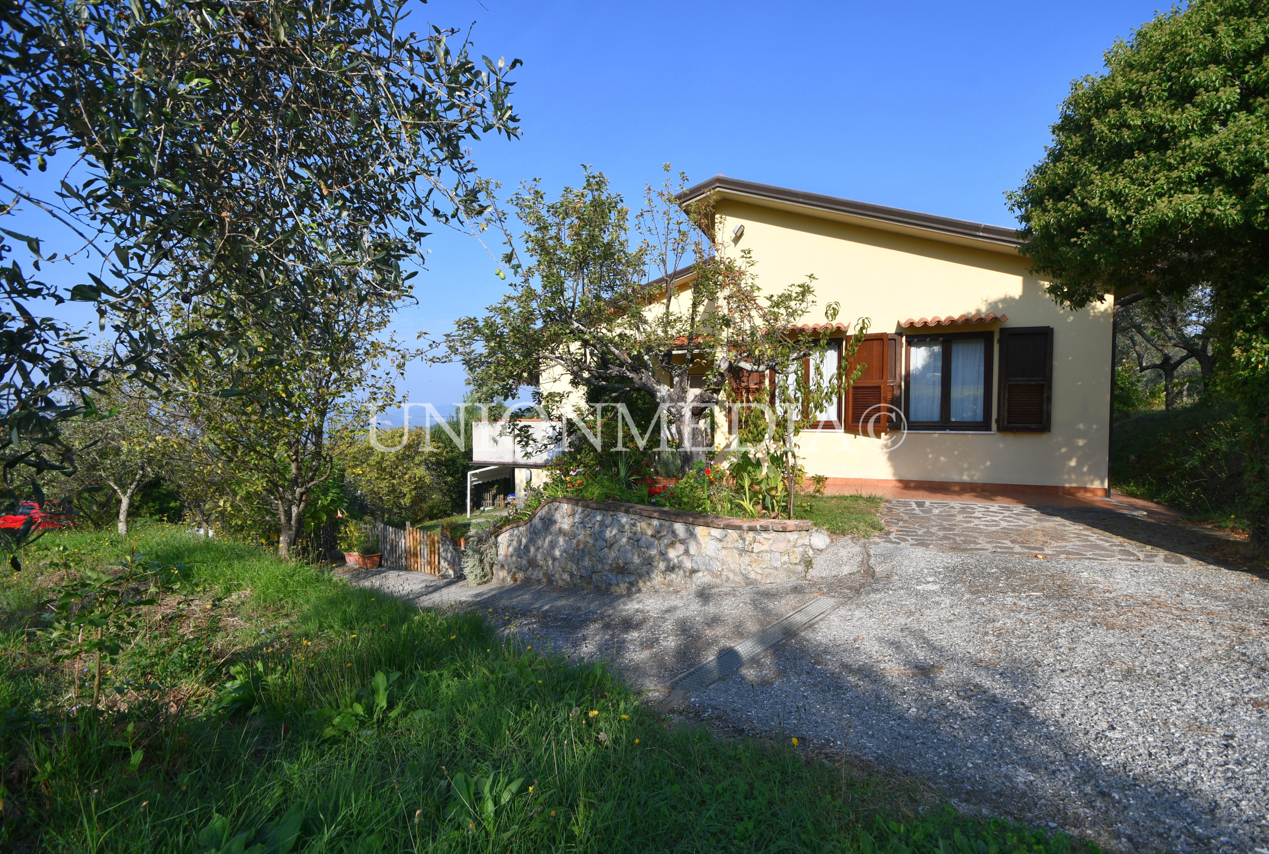 Casa indipendente con giardino in via boccognano, Fosdinovo