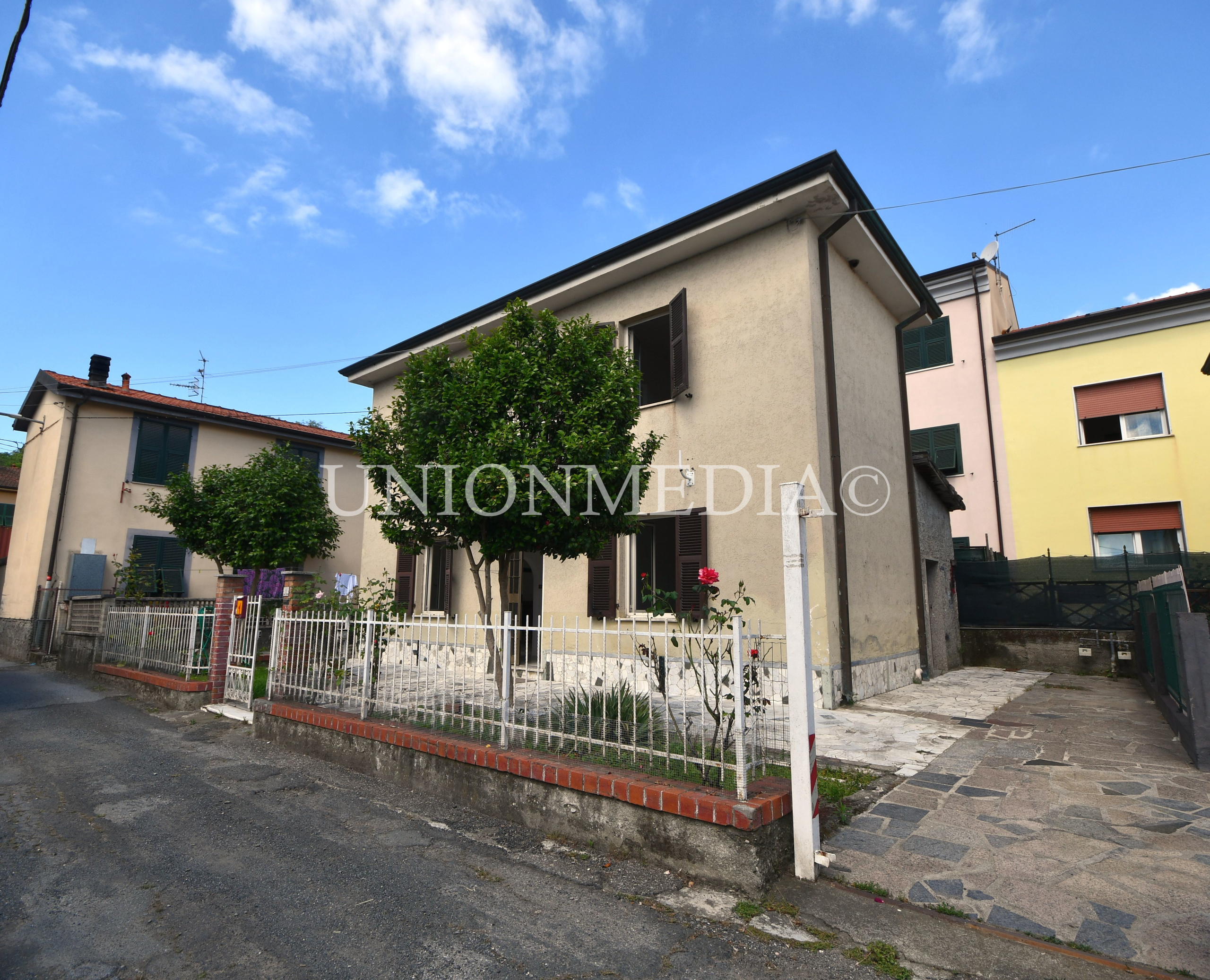 Casa indipendente con giardino in via nuova ex aurelia sud 13, Arcola