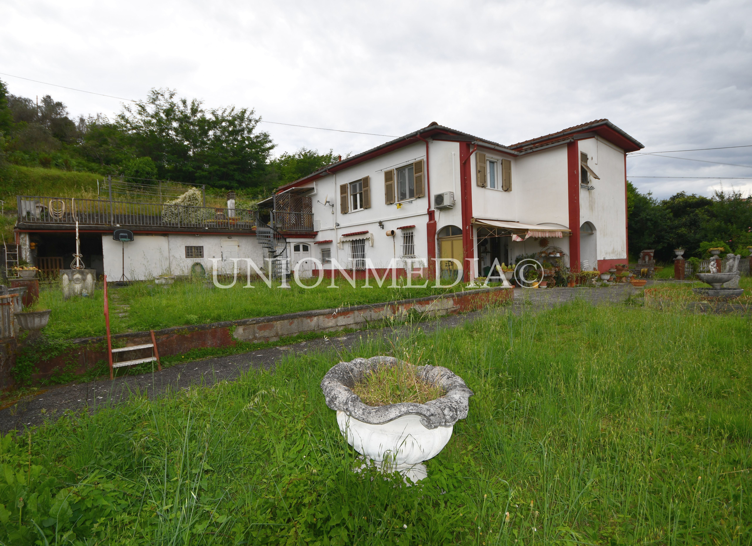 Casa indipendente con giardino in via enrico de nicola 40, Vezzano Ligure