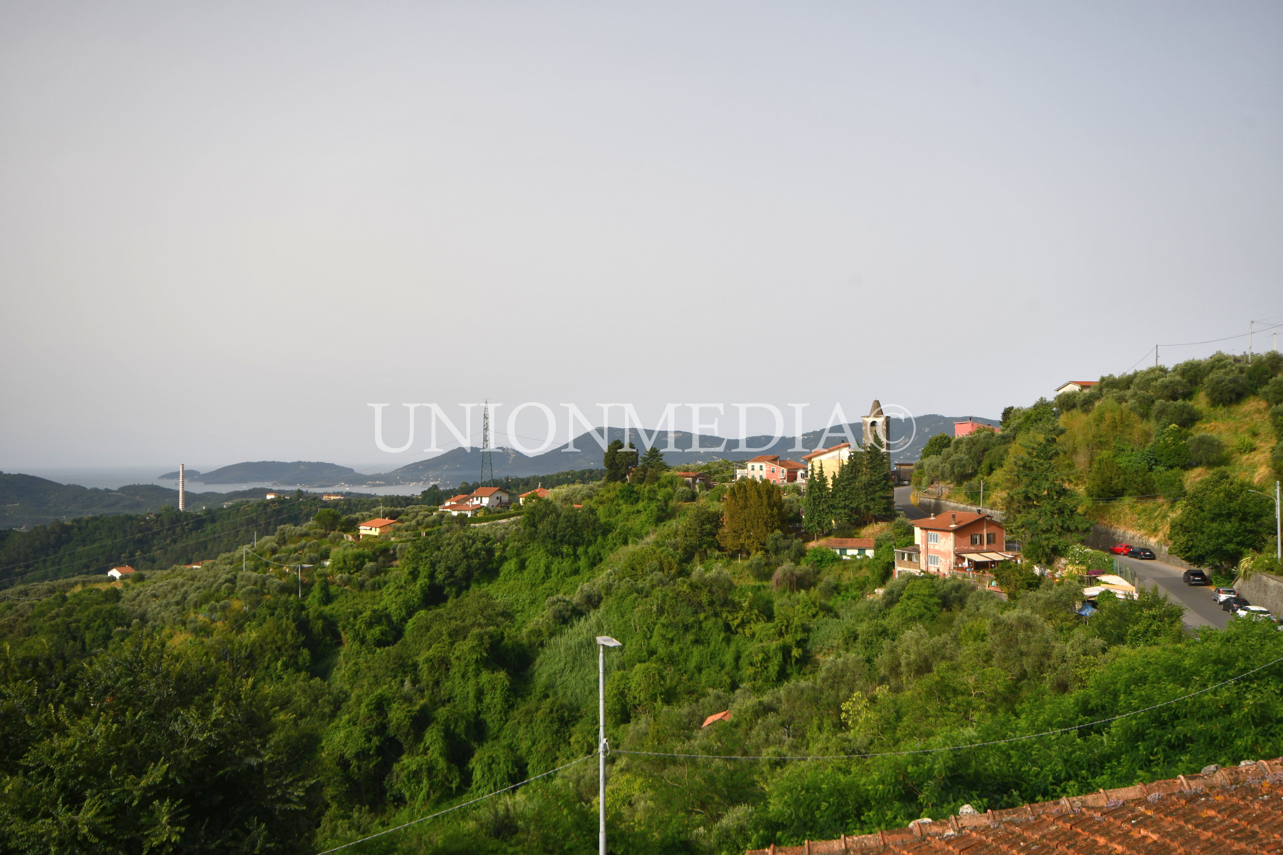 Appartamento con giardino in via matteotti 8, Vezzano Ligure