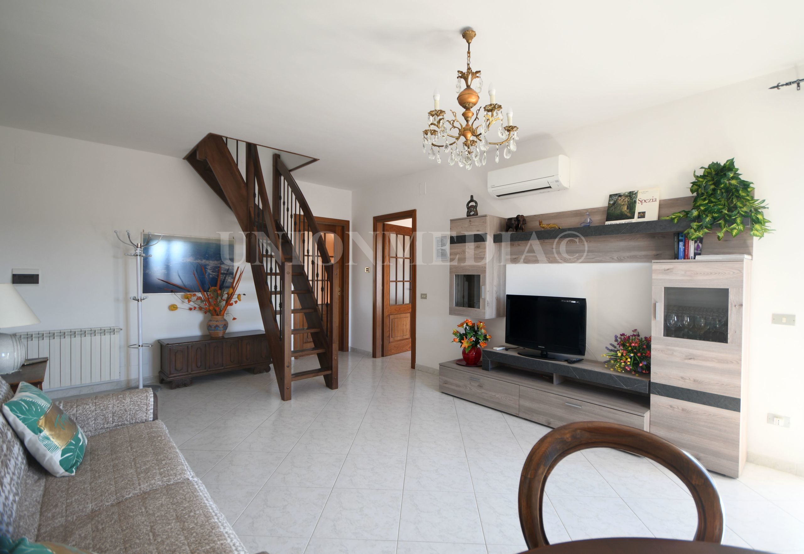 Appartamento con terrazzi in via castiglioni, Santo Stefano di Magra