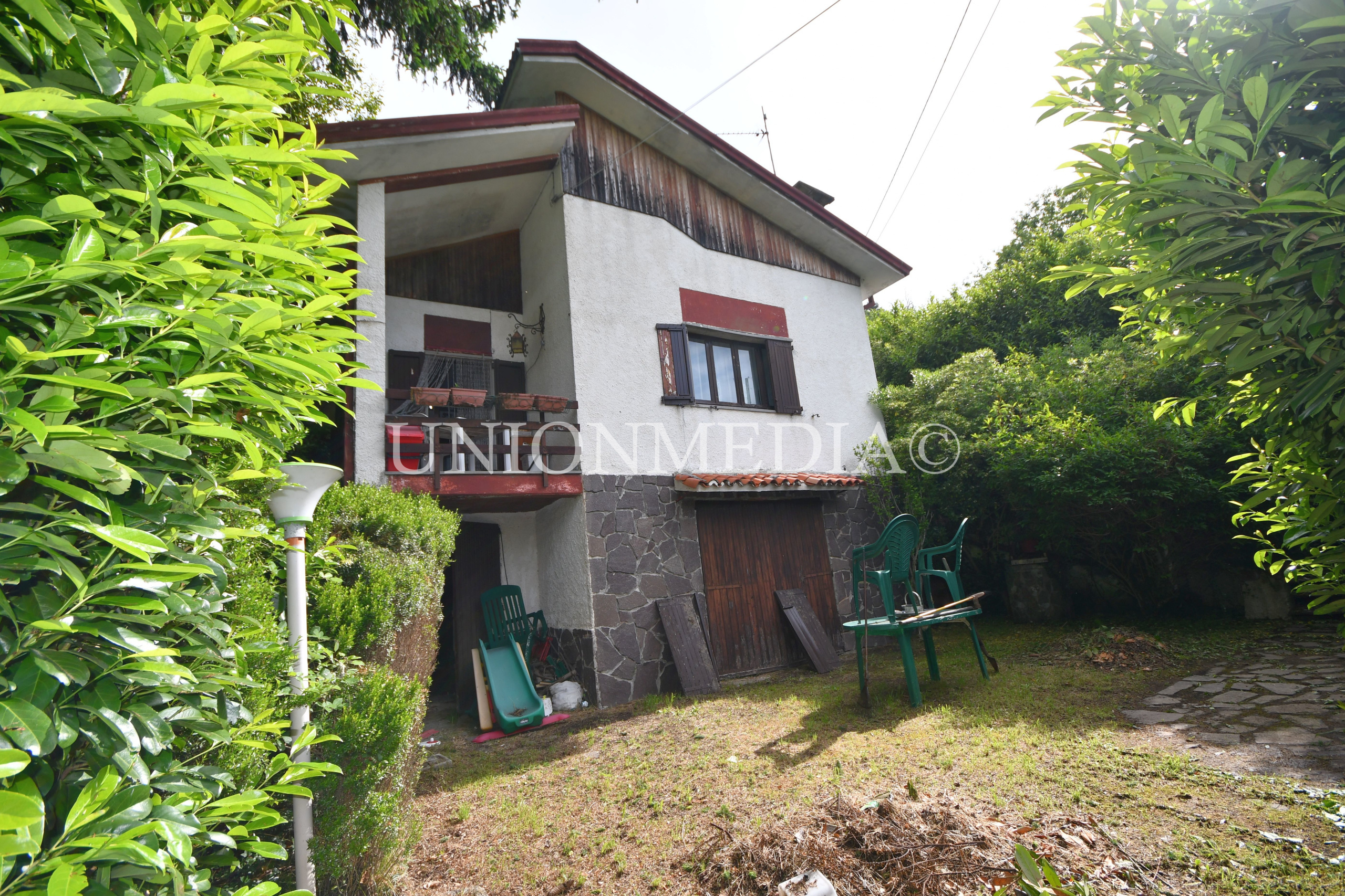 Casa indipendente con giardino a Comano