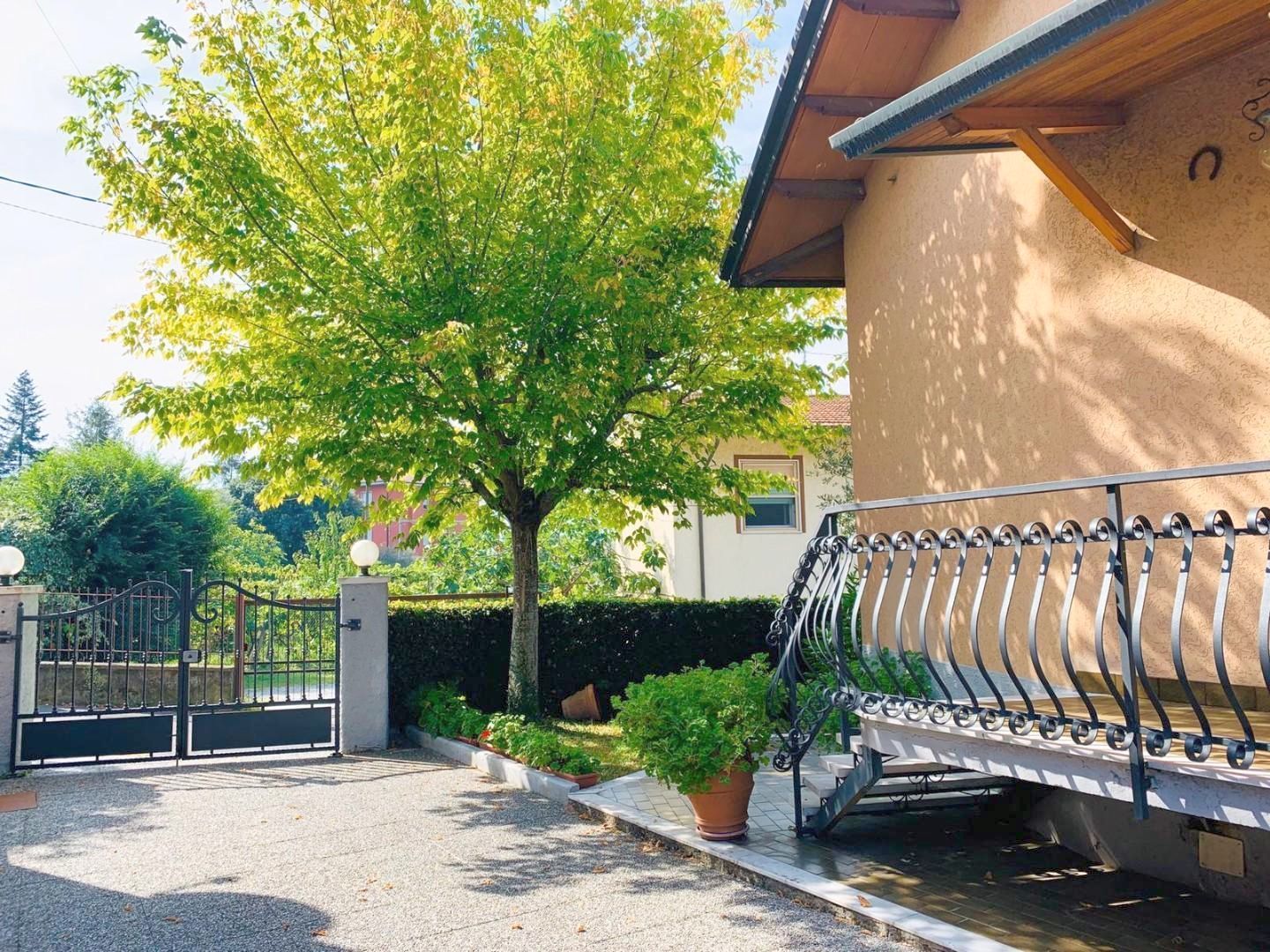 Casa indipendente con giardino in via canaletto, Castelnuovo Magra