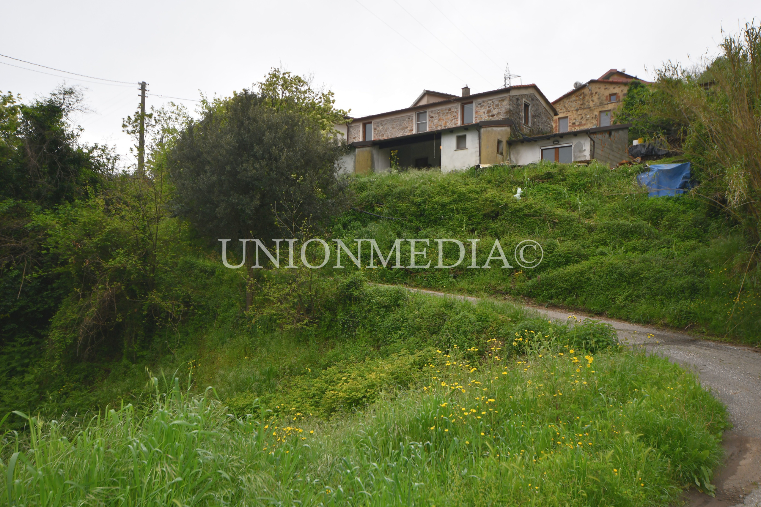 Casa indipendente con giardino in via canepari, Fosdinovo