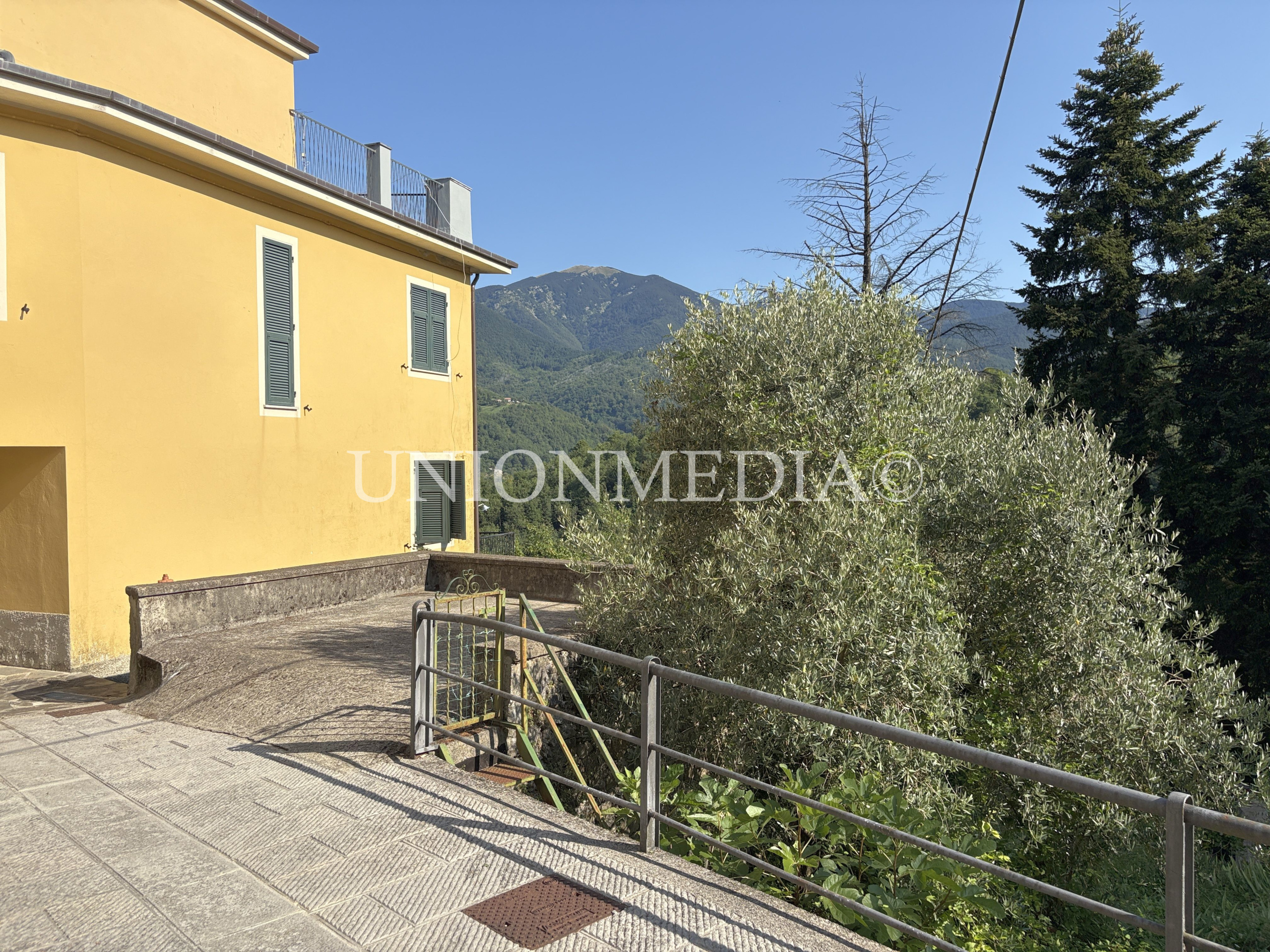 Casa indipendente con terrazzo in via della costa 19, Sesta Godano