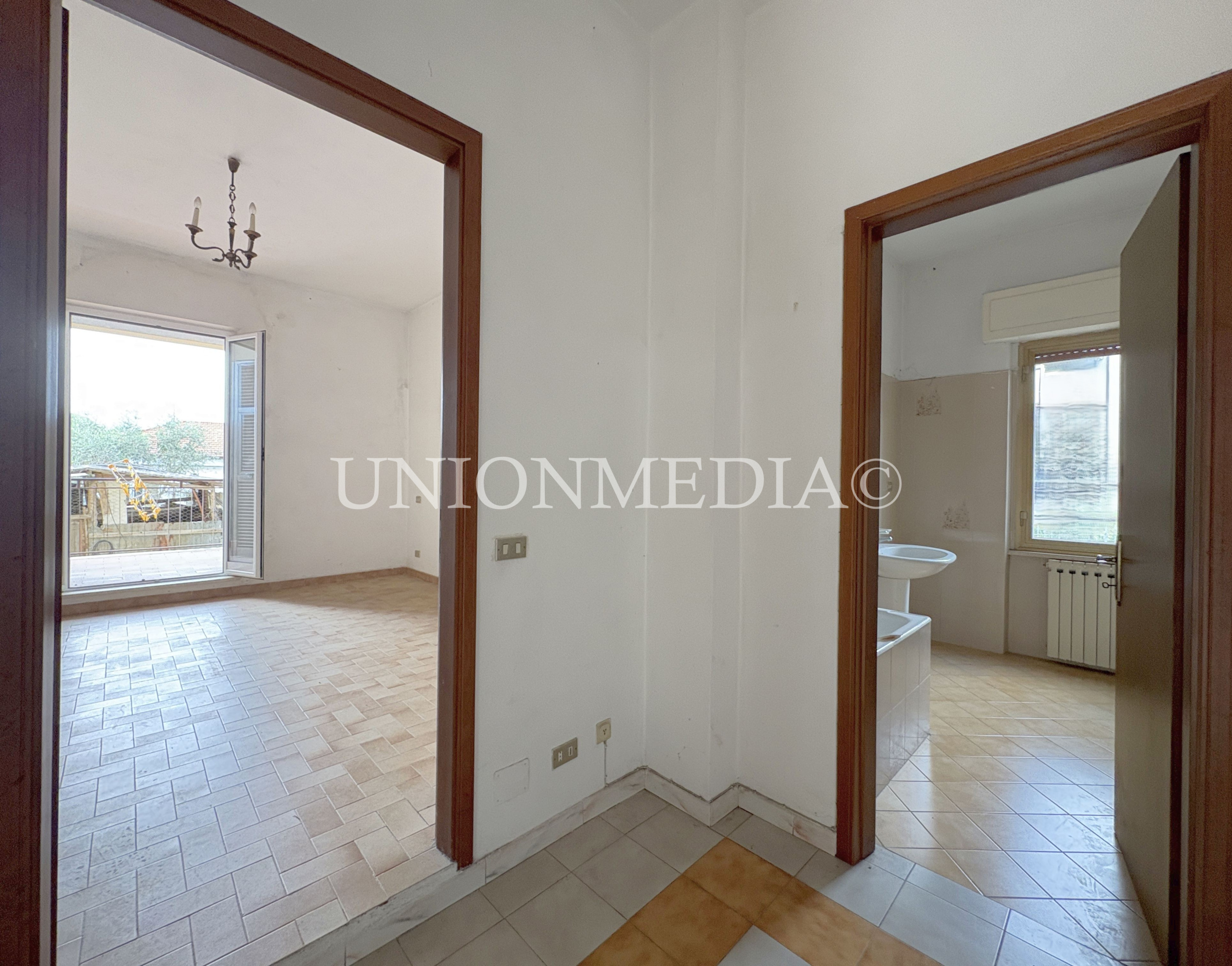 Quadrilocale con giardino in via 27 gennaio, Sarzana