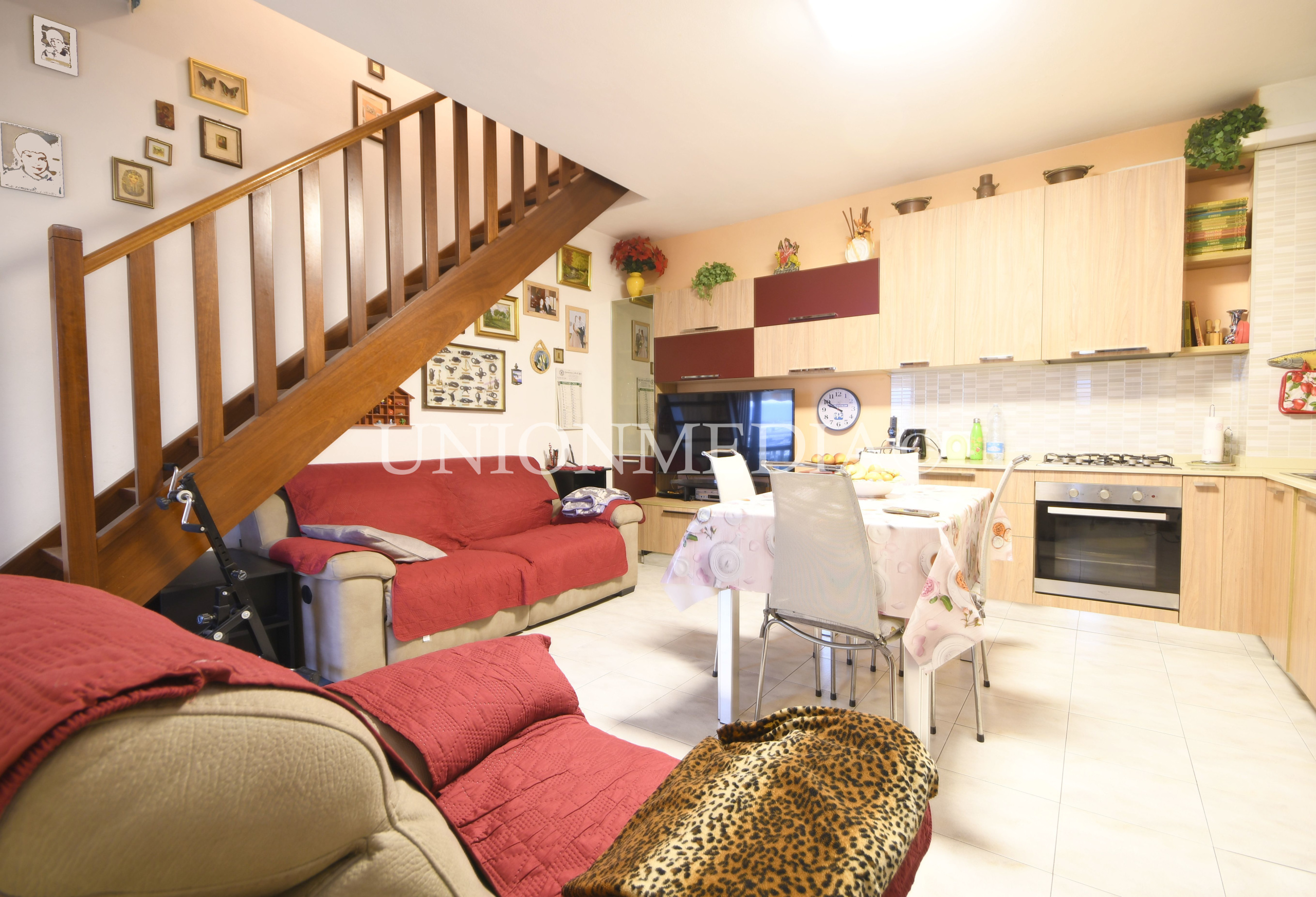 Quadrilocale con terrazzo in via togliatti, Ortonovo