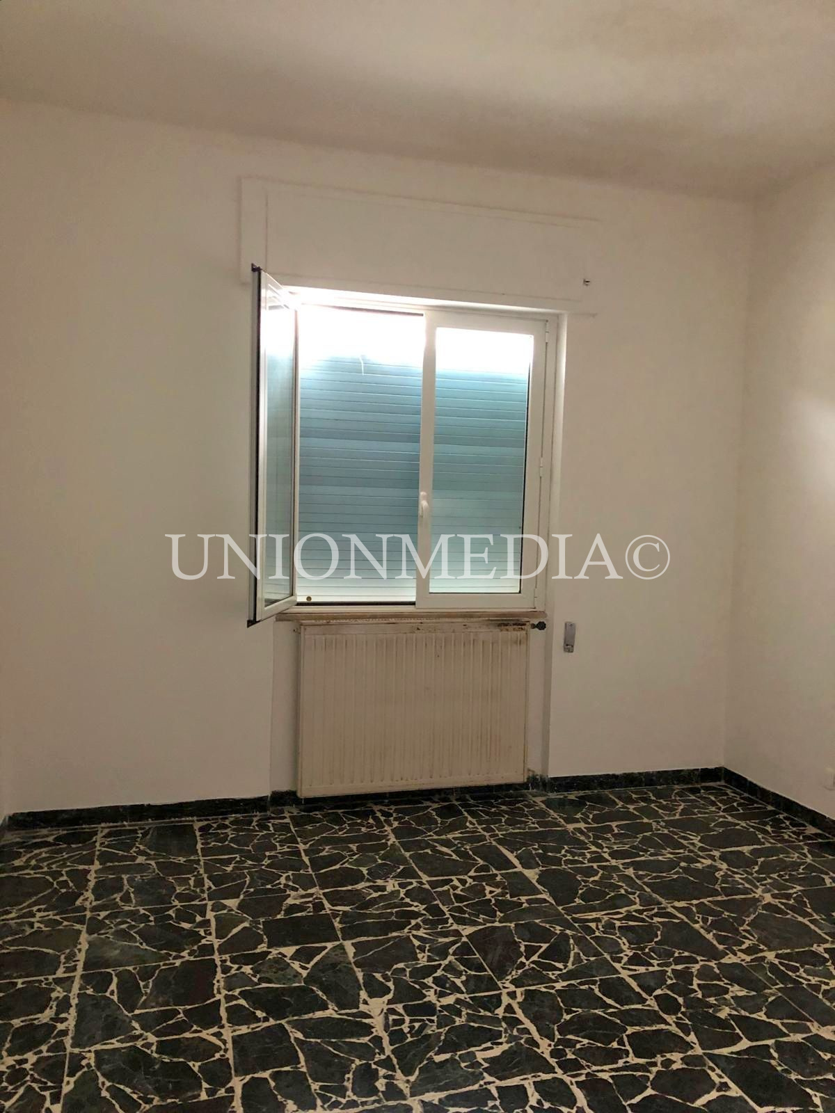 Trilocale da ristrutturare in via aurelia sud, Arcola