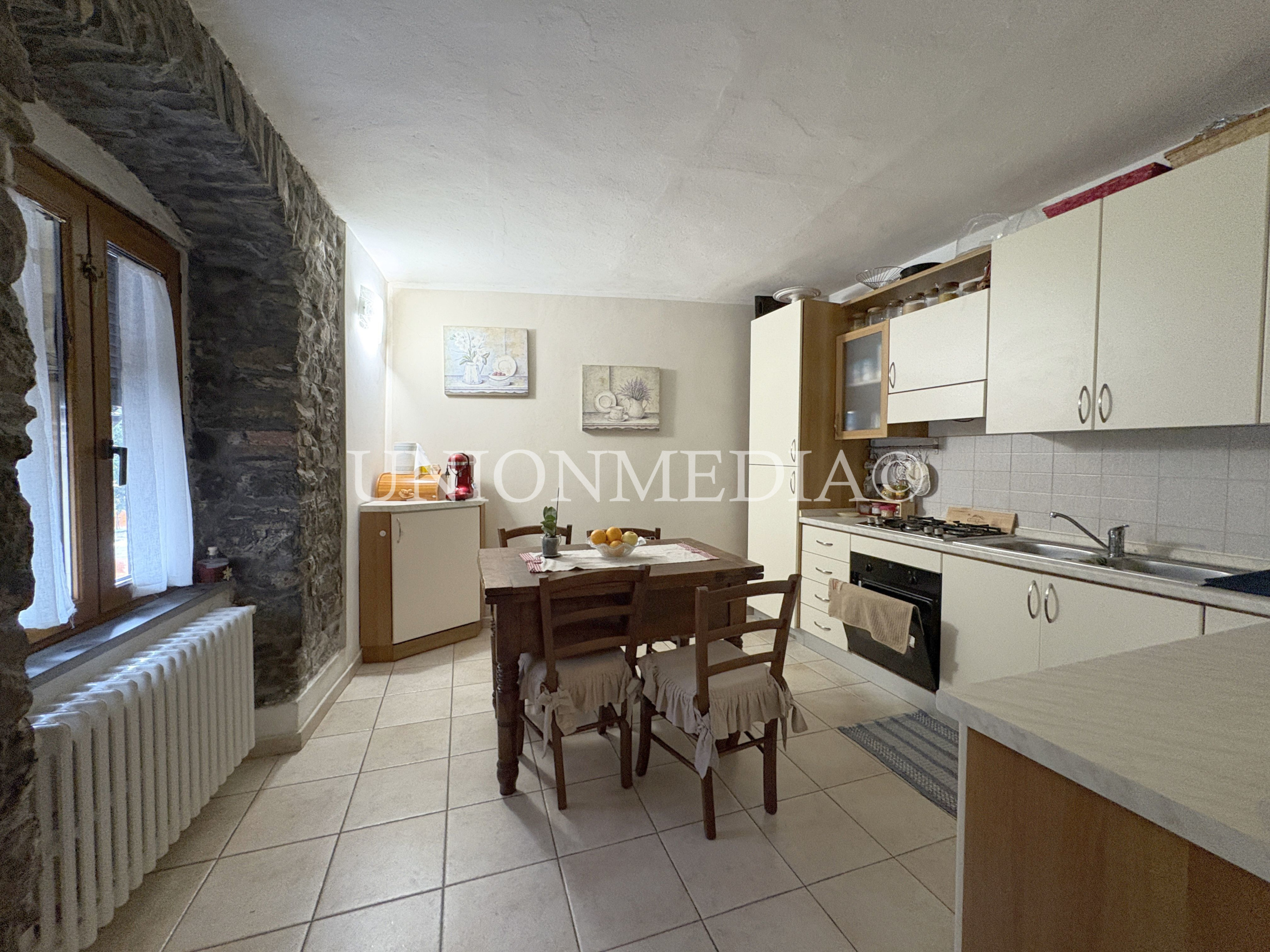 Quadrilocale ristrutturato in via roma, Santo Stefano di Magra