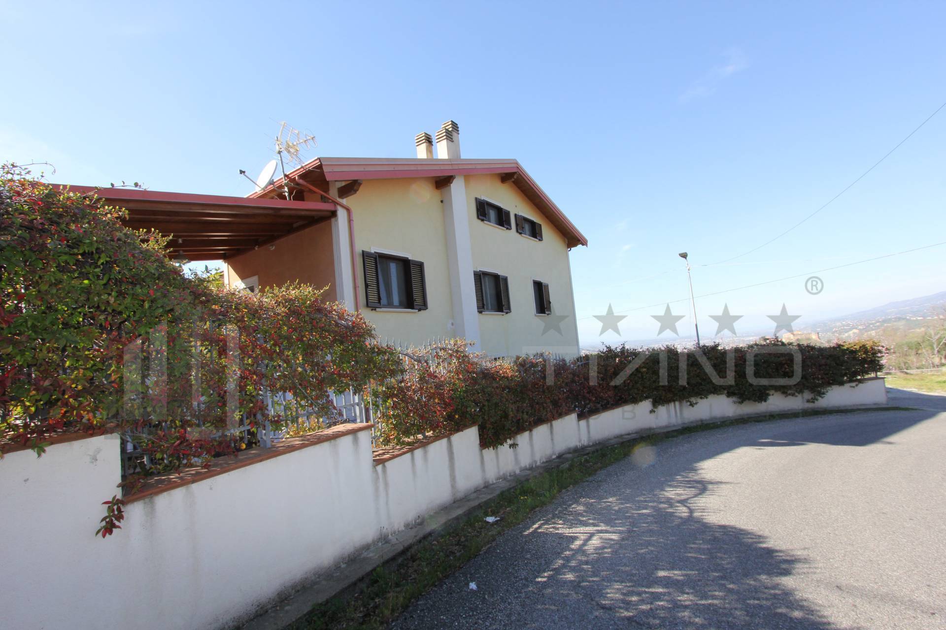 Casa singola in vendita a Cosenza, Sud