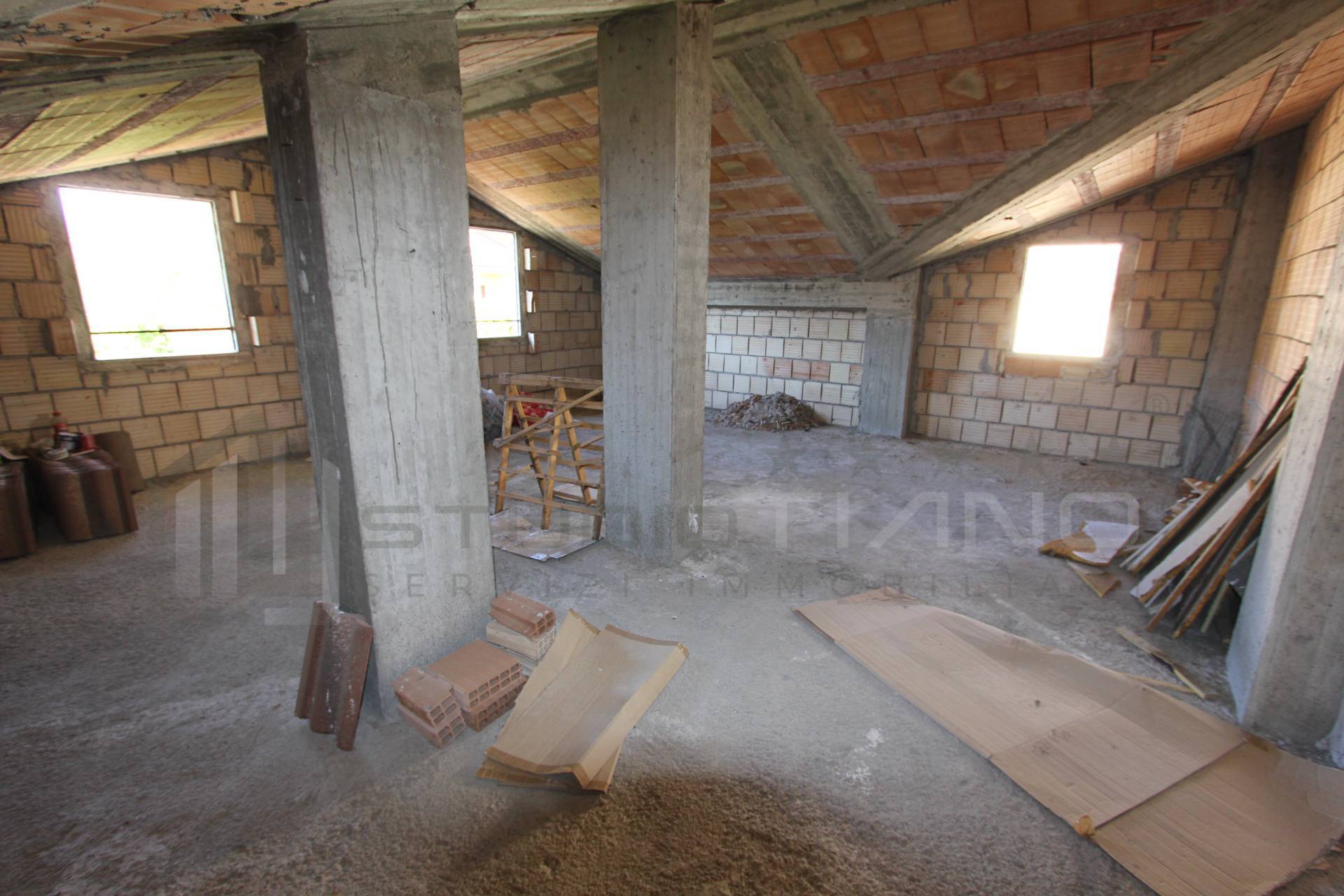 Attico in vendita a Marzi