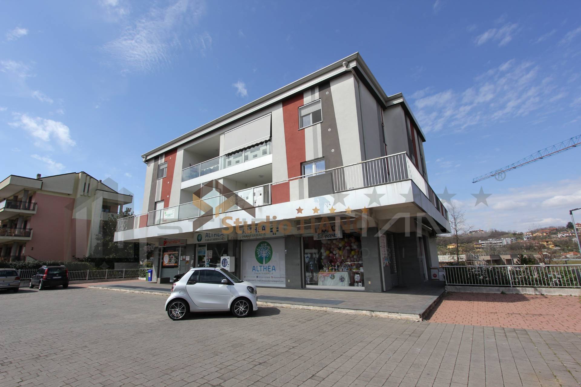 Locale commerciale in vendita a Rende, Saporito