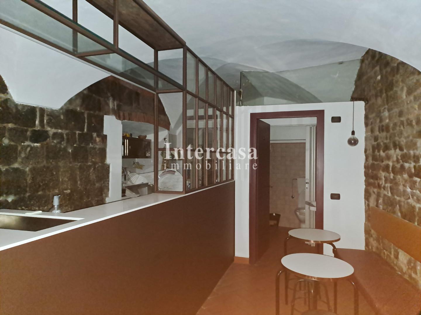 Locale commerciale ristrutturata, Pisa san francesco