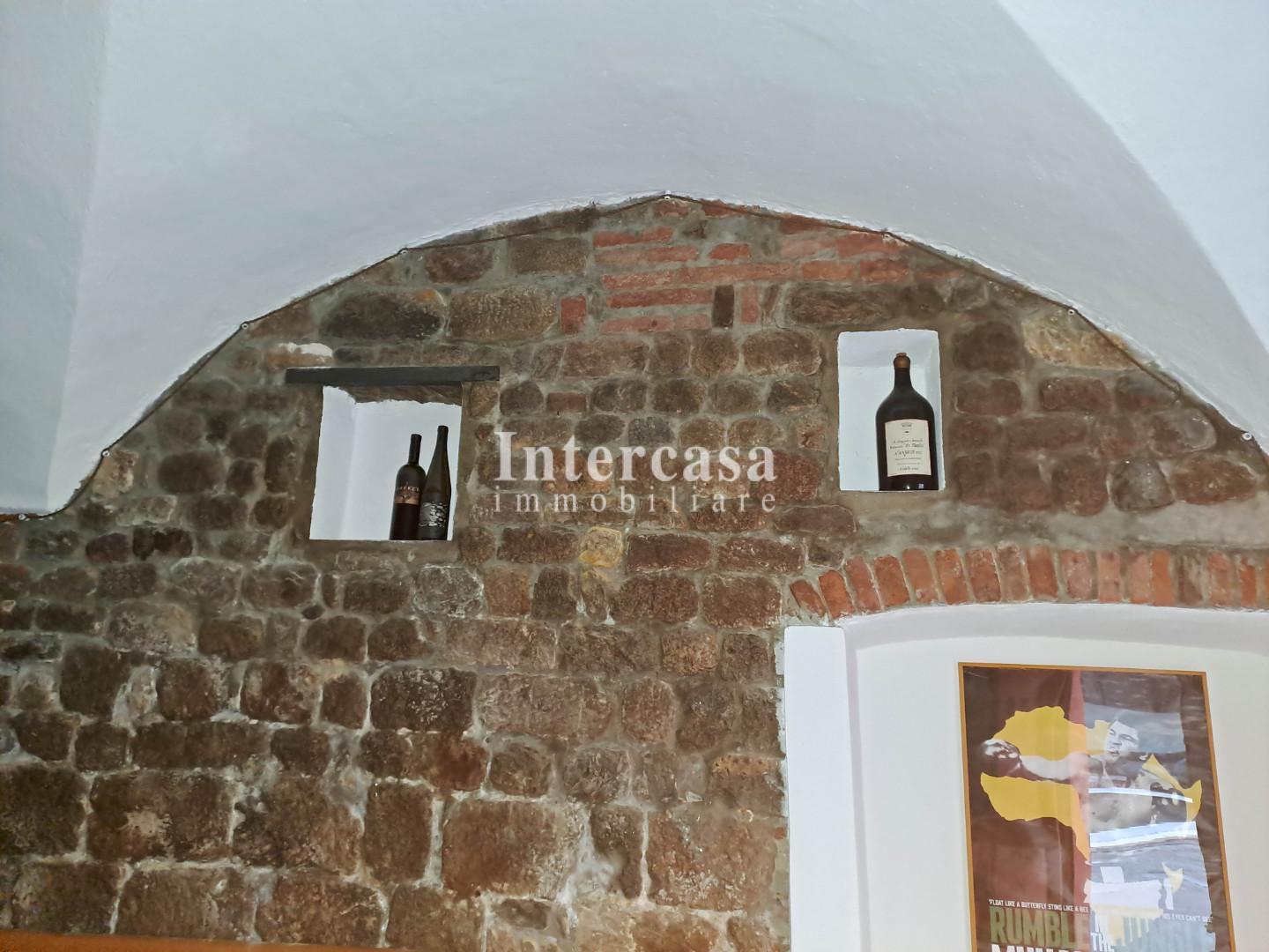 Locale commerciale ristrutturata, Pisa san francesco