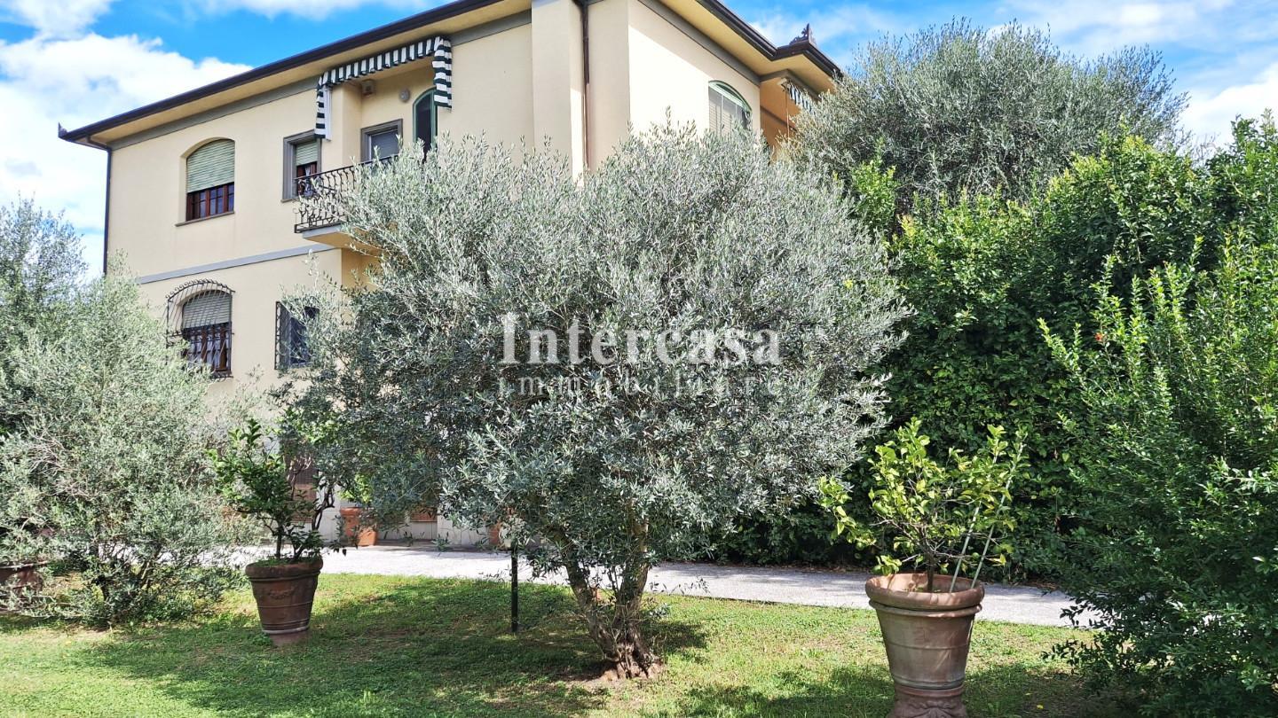 Villa con giardino, San Giuliano Terme pontasserchio