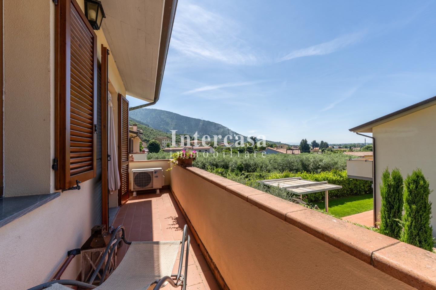 Villa Bifamiliare con giardino, San Giuliano Terme asciano