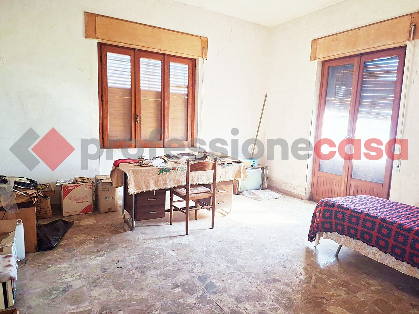 Stabile/Palazzo in vendita a Aquino