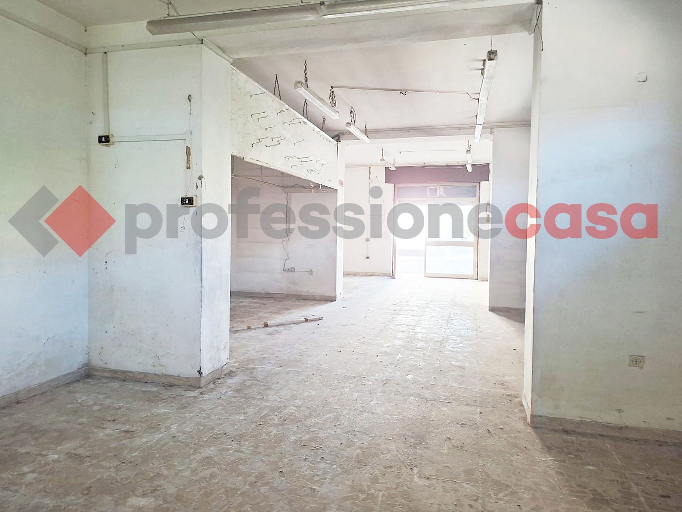 Negozio in affitto a Aquino