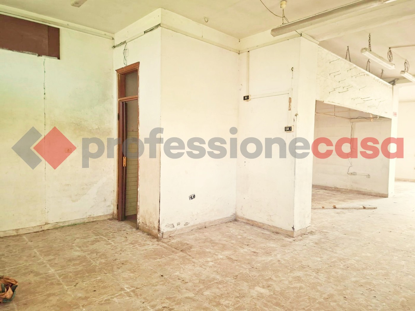 Negozio in affitto a Aquino