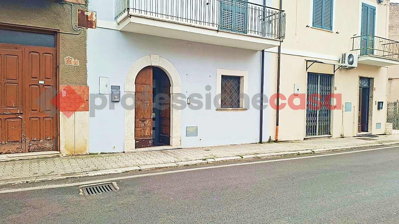 Negozio in affitto a Aquino