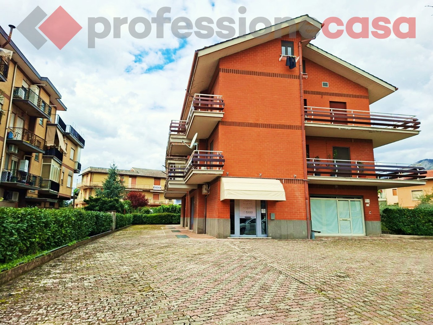 Negozio in affitto a Piedimonte San Germano